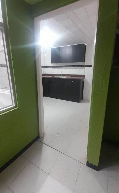 Casa de 10 alcobas en venta en Villa Nelly, Bogotá, 396 m² · foto 2 de 17