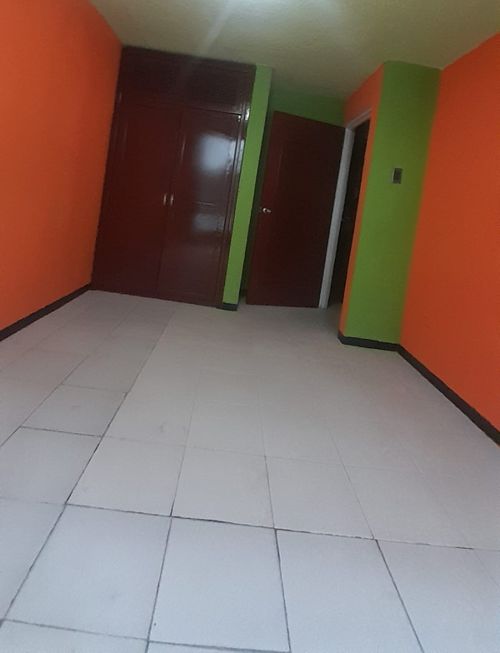 Casa de 10 alcobas en venta en Villa Nelly, Bogotá, 396 m² · foto 7 de 17