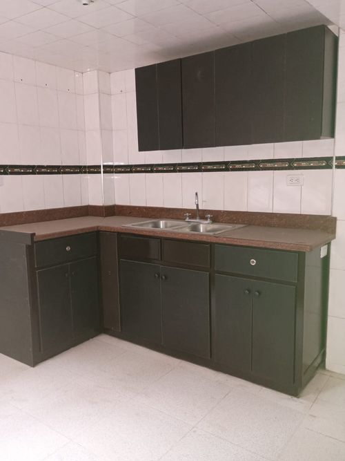 Casa de 10 alcobas en venta en Villa Nelly, Bogotá, 396 m² · foto 10 de 17