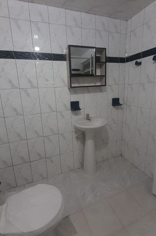 Casa de 10 alcobas en venta en Villa Nelly, Bogotá, 396 m² · foto 12 de 17