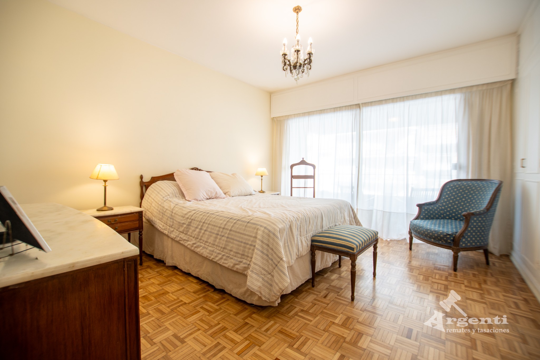 Venta espectacular Apartamento en Punta Carretas - 3 dorm., 2 baños (1 en suite), servicio completo, garaje. - Widok 6