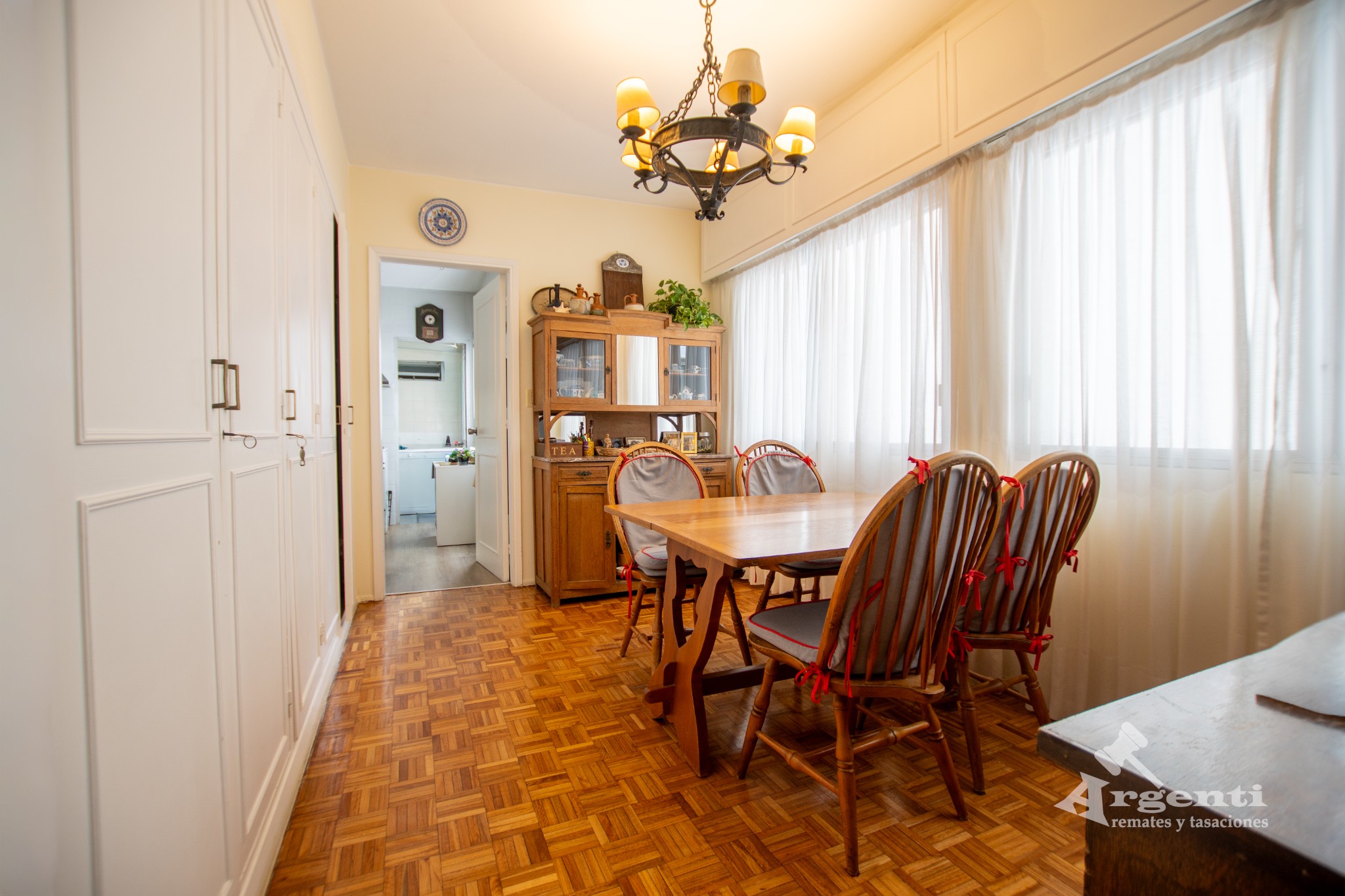 Venta espectacular Apartamento en Punta Carretas - 3 dorm., 2 baños (1 en suite), servicio completo, garaje. - Widok 5