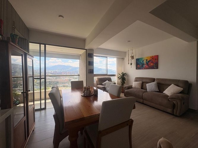 Apartamento de 3 alcobas en venta en Entre Amigos, Sabaneta, 79 m² · foto 2 de 16