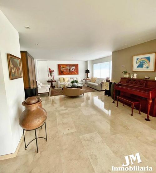 Apartamento de 3 alcobas en venta en Normandia, Cali, 488 m² · foto 2 de 17