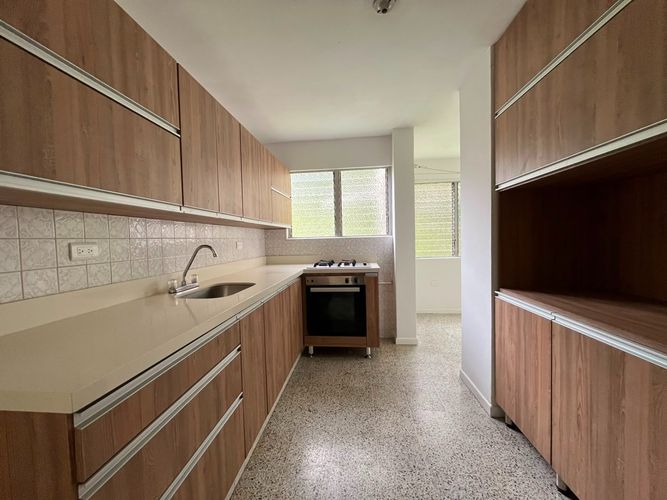 Apartamento de 3 alcobas en arriendo en El Poblado, Medellín, 155 m² · foto 7 de 20