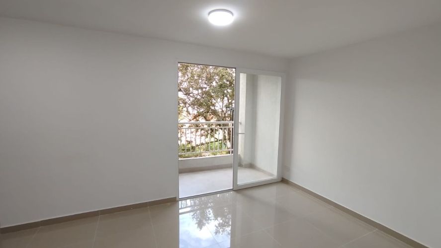 Apartamento de 2 alcobas en venta en Zona Industrial, Yumbo, 63 m² · foto 13 de 24