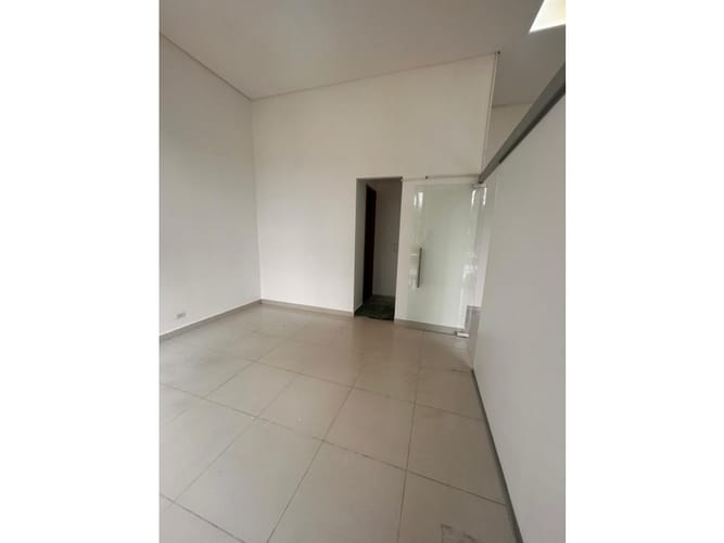 Local en venta en Nueva Tequendama, Cali, 52 m² · foto 3 de 23