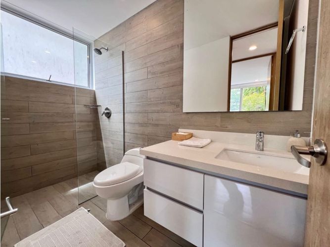 Apartamento de 2 alcobas en arriendo en La Aguacatala, Medellín, 75 m² · foto 9 de 13