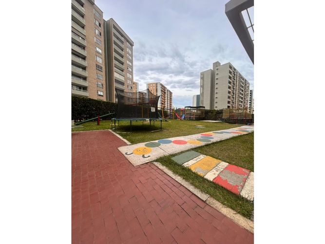 Apartamento de 4 alcobas en venta en Conjunto Residencial Patios De La Flora, Cali, 150 m² · foto 2 de 24
