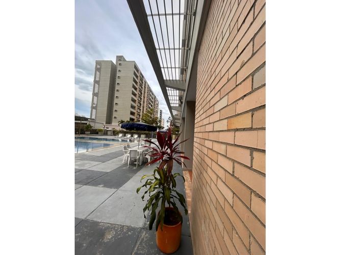 Apartamento de 4 alcobas en venta en Conjunto Residencial Patios De La Flora, Cali, 150 m² · foto 7 de 24