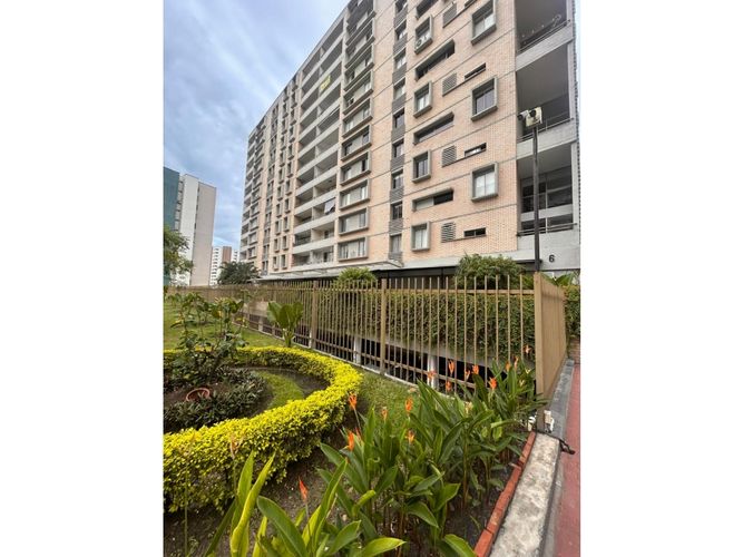 Apartamento de 4 alcobas en venta en Conjunto Residencial Patios De La Flora, Cali, 150 m² · foto 12 de 24