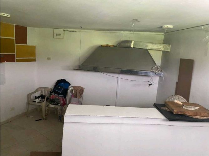 Local en arriendo en Loma De La Doctora, Sabaneta, 14 m² · foto 3 de 5