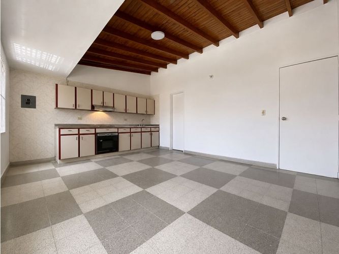 Local en arriendo en Simon Bolivar, Medellín, 180 m² · foto 3 de 23