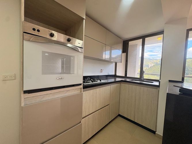 Apartamento de 2 alcobas en venta en Entre Amigos, Sabaneta, 74 m² · foto 3 de 14