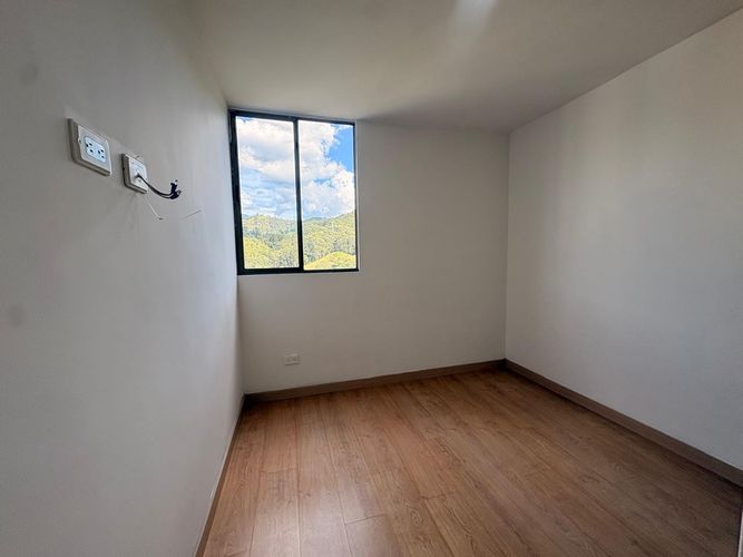 Apartamento de 2 alcobas en venta en Entre Amigos, Sabaneta, 74 m² · foto 8 de 14