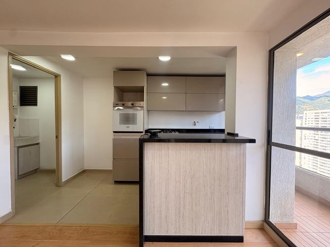 Apartamento de 2 alcobas en venta en Entre Amigos, Sabaneta, 74 m² · foto 5 de 14