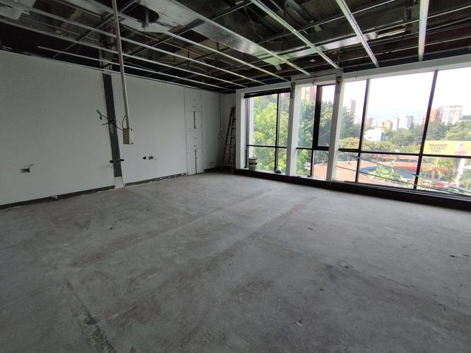 Oficina en arriendo en El Poblado, Medellín, 44 m² · foto 3 de 6