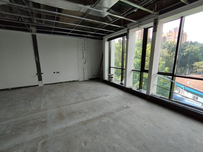 Oficina en arriendo en El Poblado, Medellín, 44 m² · foto 4 de 6