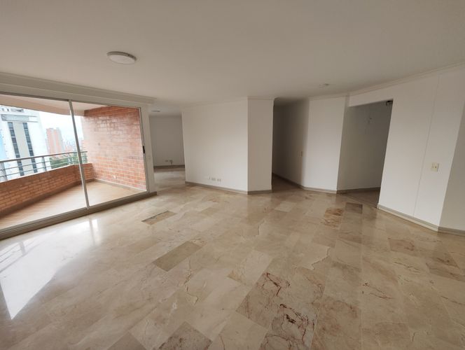 Apartamento de 3 alcobas en arriendo en Laureles, Medellín, 180 m² · foto 5 de 20