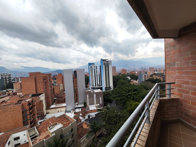 Apartamento de 3 alcobas en arriendo en Laureles, Medellín, 180 m² · foto 7 de 20