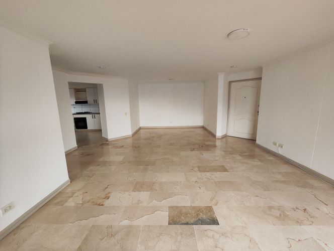 Apartamento de 3 alcobas en arriendo en Laureles, Medellín, 180 m² · foto 9 de 20