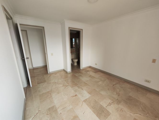 Apartamento de 3 alcobas en arriendo en Laureles, Medellín, 180 m² · foto 18 de 20
