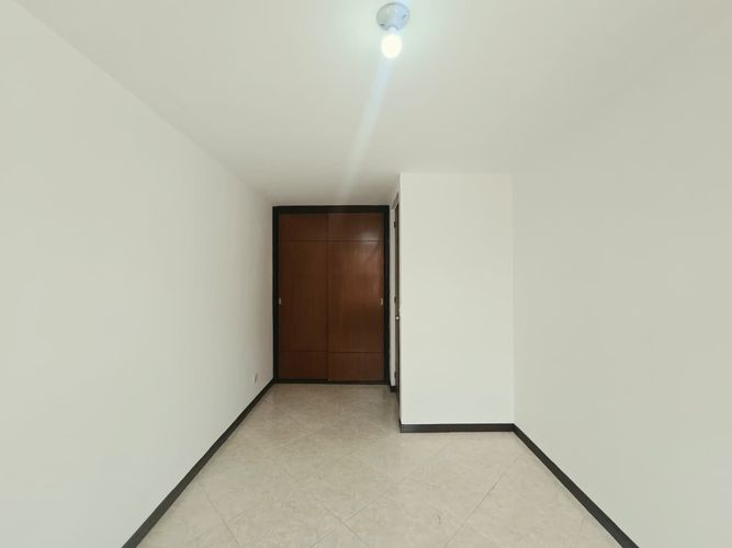 Apartamento de 3 alcobas en venta en Miravalle, Medellín, 63 m² · foto 13 de 19