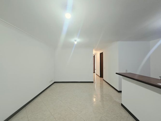 Apartamento de 3 alcobas en venta en Miravalle, Medellín, 63 m² · foto 10 de 19
