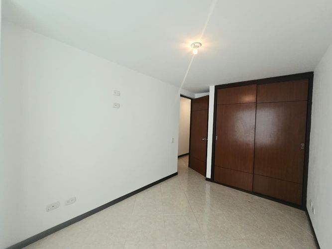 Apartamento de 3 alcobas en venta en Miravalle, Medellín, 63 m² · foto 9 de 19