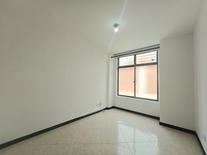 Apartamento de 3 alcobas en venta en Miravalle, Medellín, 63 m² · foto 6 de 19