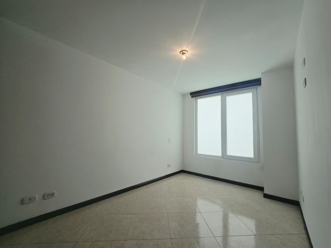 Apartamento de 3 alcobas en venta en Miravalle, Medellín, 63 m² · foto 8 de 19