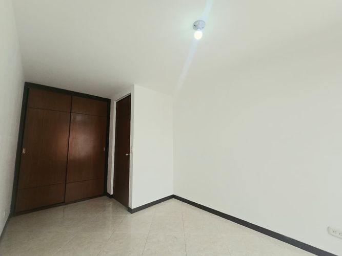 Apartamento de 3 alcobas en venta en Miravalle, Medellín, 63 m² · foto 7 de 19