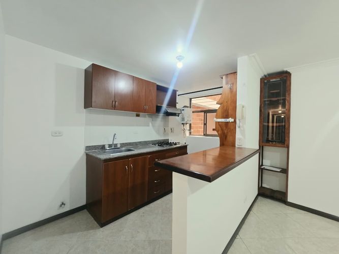 Apartamento de 3 alcobas en venta en Miravalle, Medellín, 63 m² · foto 16 de 19