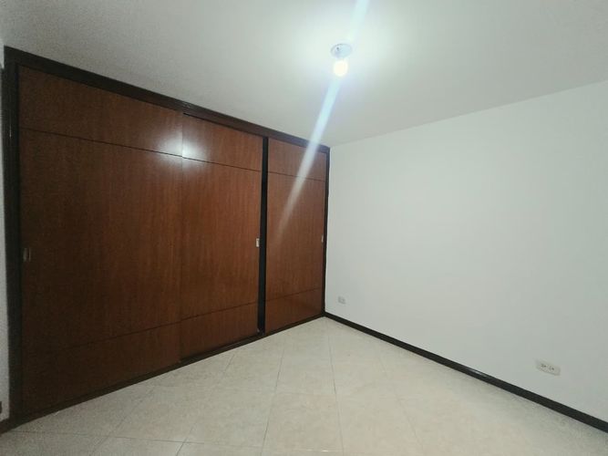 Apartamento de 3 alcobas en venta en Miravalle, Medellín, 63 m² · foto 5 de 19