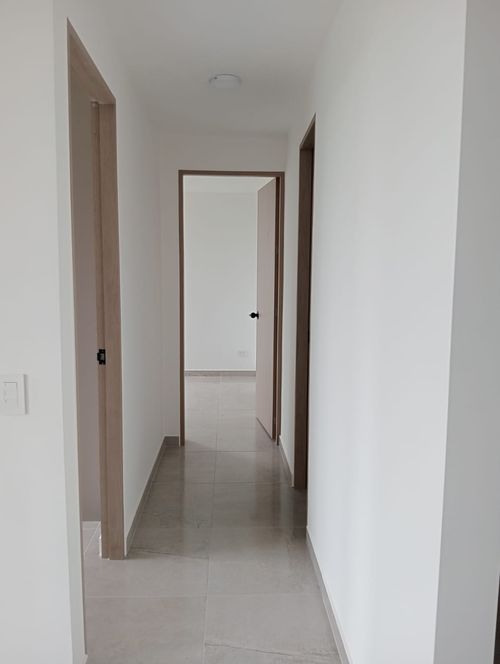 Apartamento de 2 alcobas en arriendo en Cimarronas, Rionegro, 57 m² · foto 3 de 17