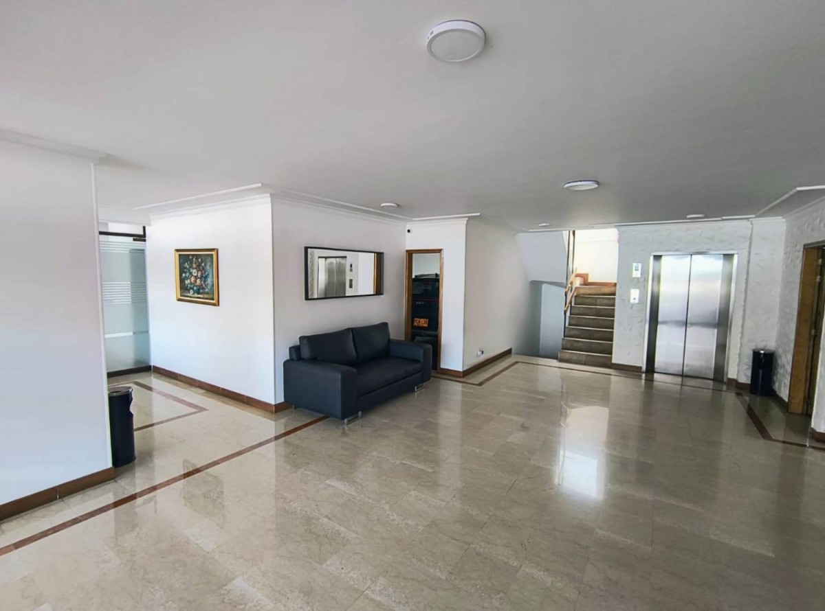 Apartamento en venta en Santa Barbara Occidental, Bogotá · foto 2 de 24