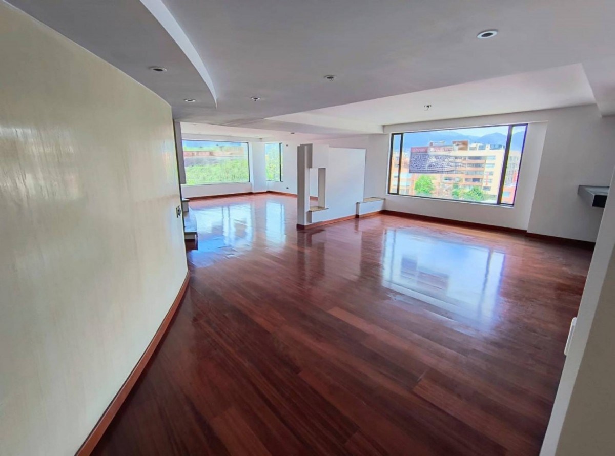 Apartamento en venta en Santa Barbara Occidental, Bogotá · foto 5 de 24
