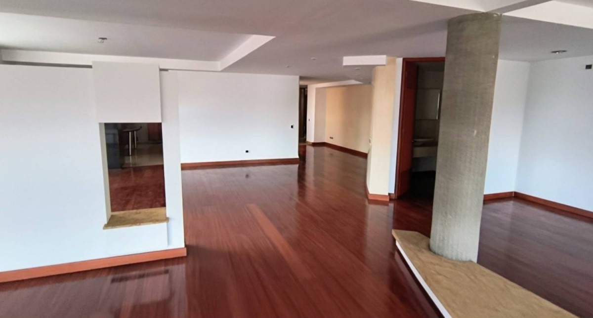 Apartamento en venta en Santa Barbara Occidental, Bogotá · foto 7 de 24