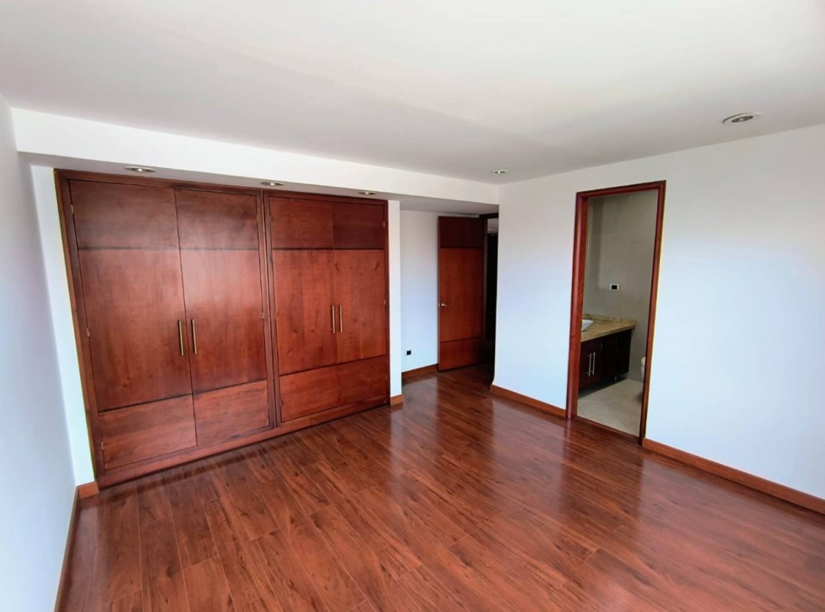 Apartamento en venta en Santa Barbara Occidental, Bogotá · foto 15 de 24