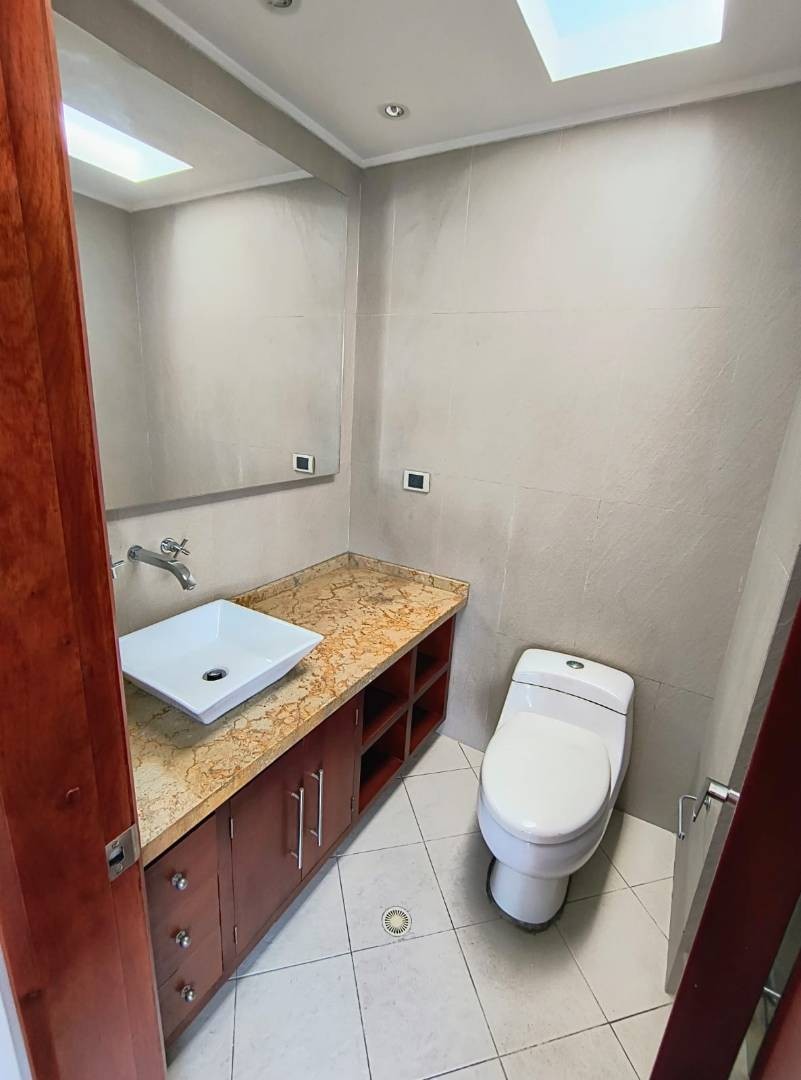 Apartamento en venta en Santa Barbara Occidental, Bogotá · foto 16 de 24