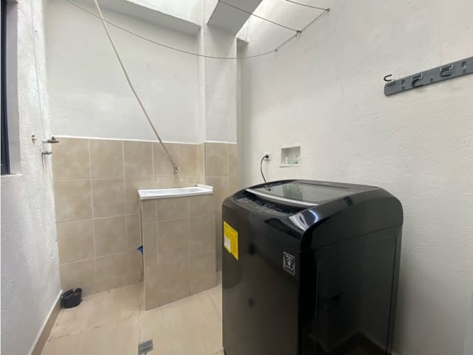 Apartaestudio en arriendo en La Castellana, Medellín, 35 m² · foto 8 de 8