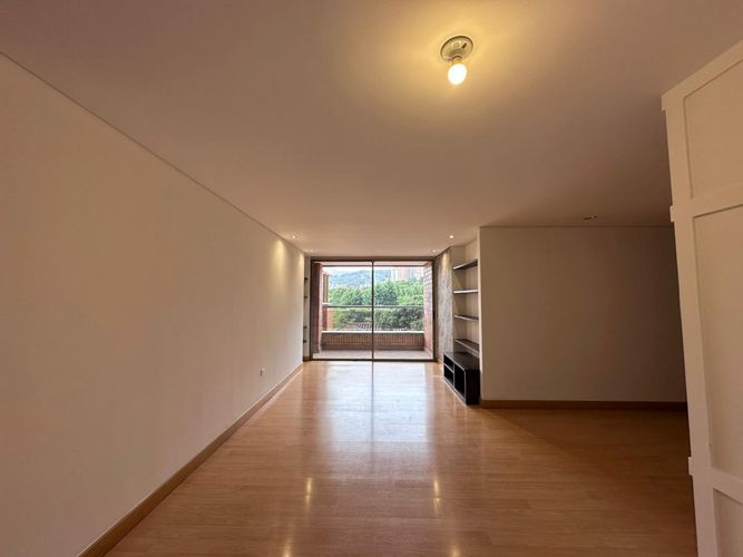 Apartamento de 2 alcobas en arriendo en El Poblado, Medellín, 87 m² · foto 2 de 19