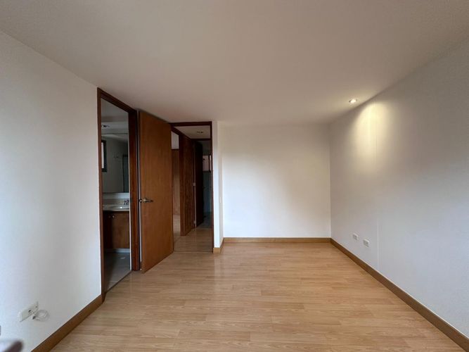 Apartamento de 2 alcobas en arriendo en El Poblado, Medellín, 87 m² · foto 11 de 19