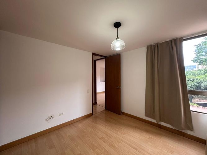 Apartamento de 2 alcobas en arriendo en El Poblado, Medellín, 87 m² · foto 14 de 19