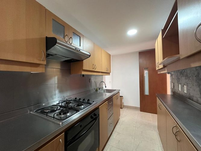Apartamento de 2 alcobas en arriendo en El Poblado, Medellín, 87 m² · foto 6 de 19