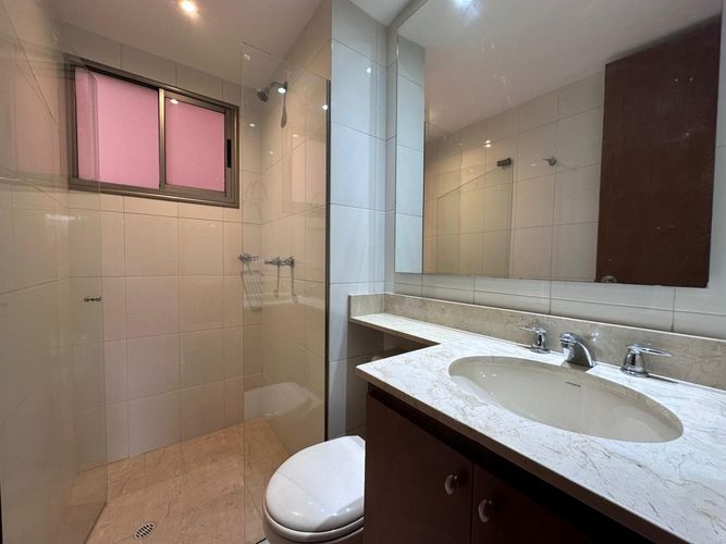 Apartamento de 2 alcobas en arriendo en El Poblado, Medellín, 87 m² · foto 18 de 19