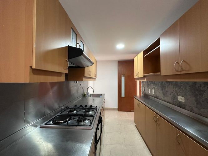Apartamento de 2 alcobas en arriendo en El Poblado, Medellín, 87 m² · foto 8 de 19
