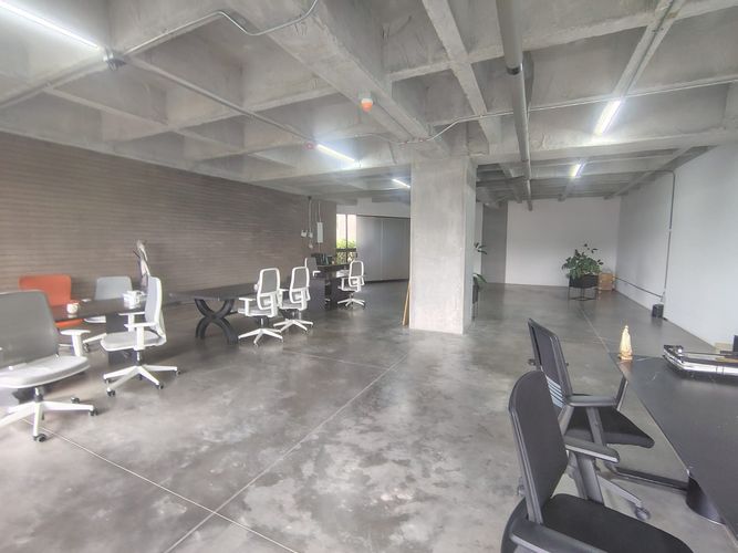 Oficina en arriendo en Loma Del Chocho, Envigado, 130 m² · foto 8 de 11