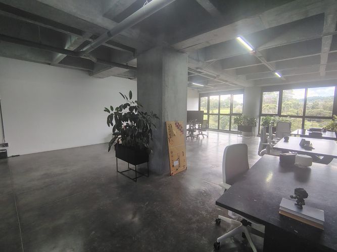 Oficina en arriendo en Loma Del Chocho, Envigado, 130 m² · foto 7 de 11