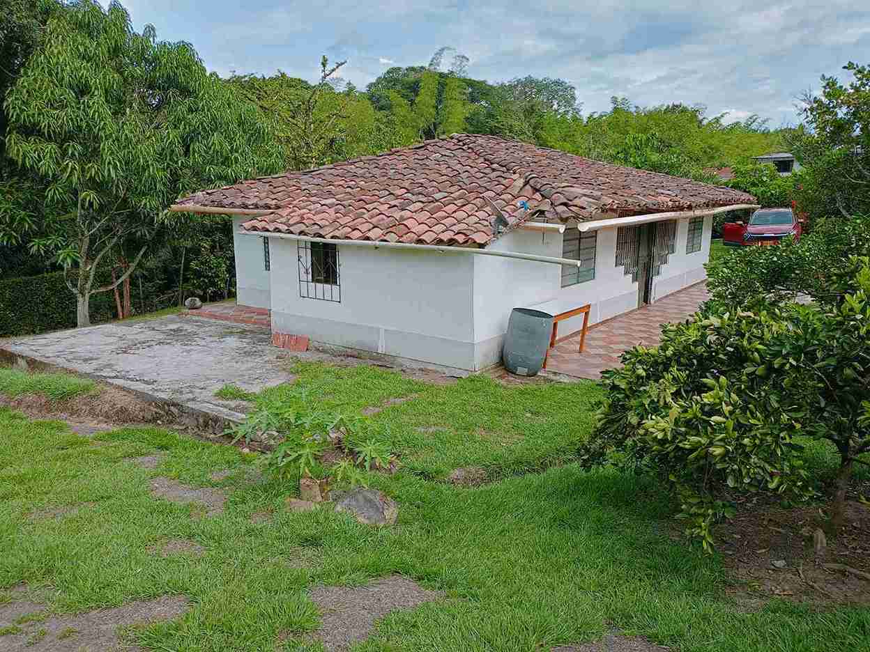 Casa en venta en Kilometro 41, Manizales · foto 11 de 12